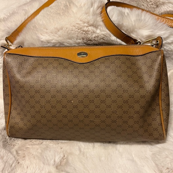 AUTHENTIC VINTAGE GUCCI 🌸 💕 Handbags - AUTHENTIC VINTAGE GUCCI 🌸 💕 CROSSBODY BAG OR SHOULDER